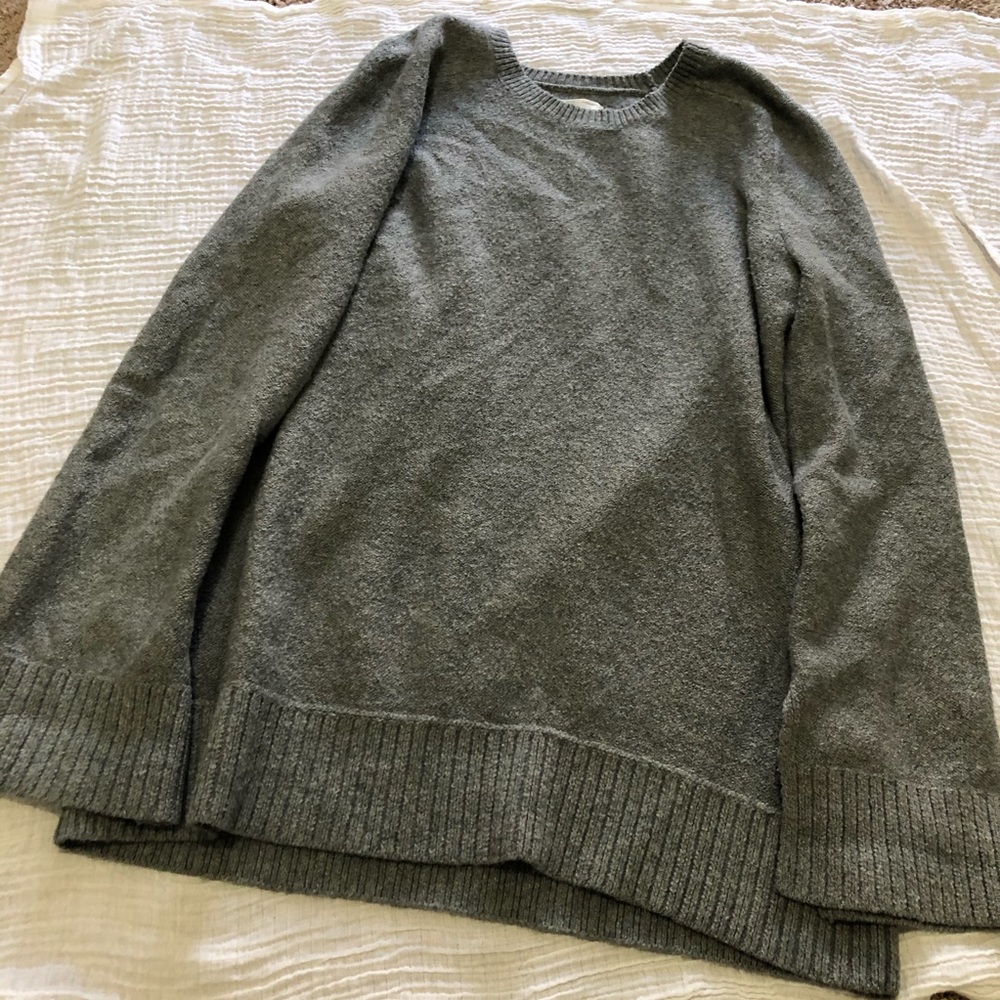 Like New Lou and Grey Gray Sweater